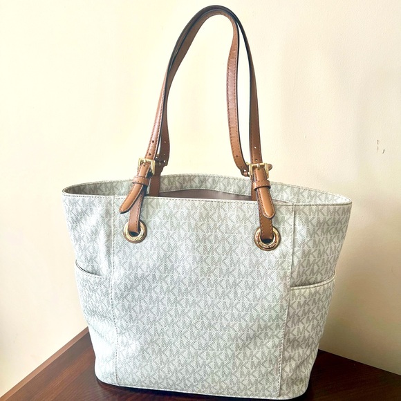 Michael Kors Collection Handbags - Michael Kors White/Ivory Tote, excellent condition.